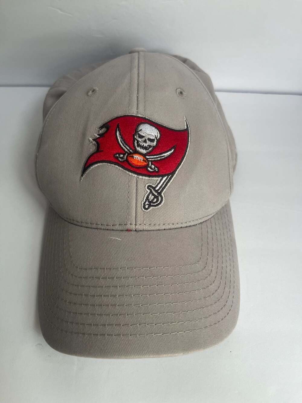 NFL Team Apparel Tampa Bay Buccaneers Gray Strapback Hat One Size